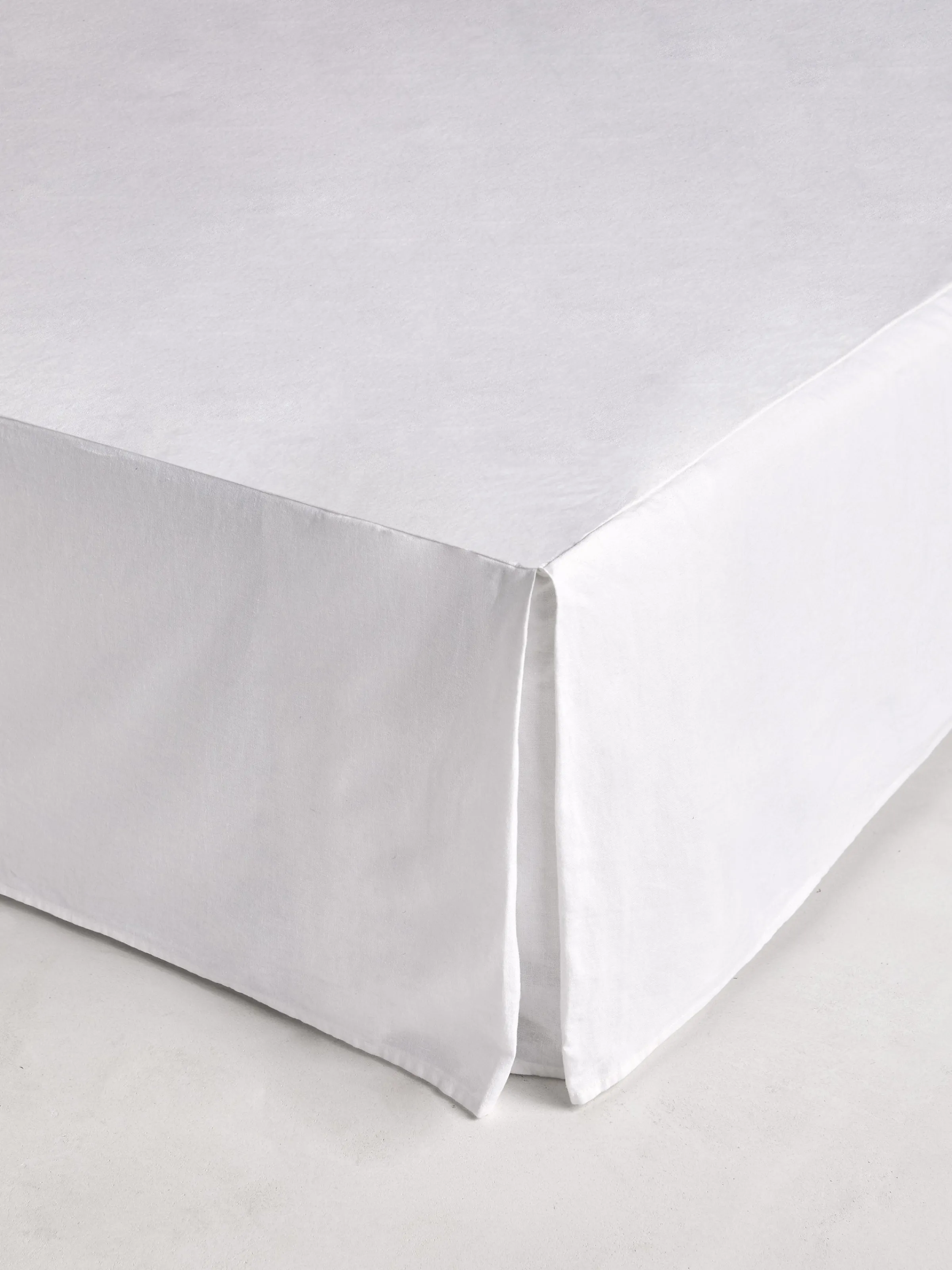 L&M Home Avenue White Linen & Cotton Valance Online