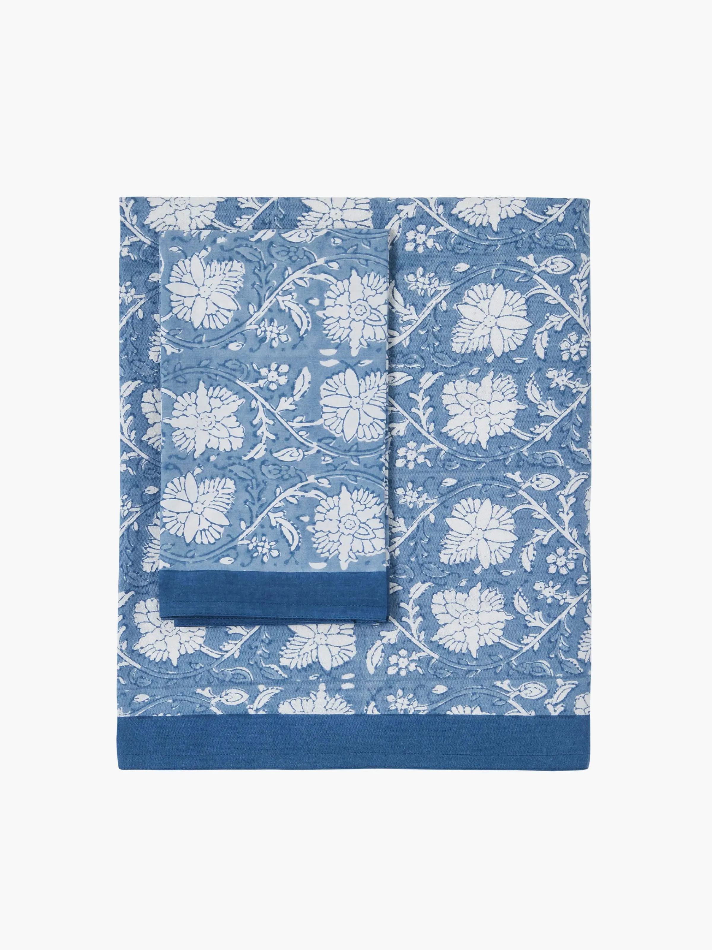 L&M Home Thallo Lake Table Cloth Discount