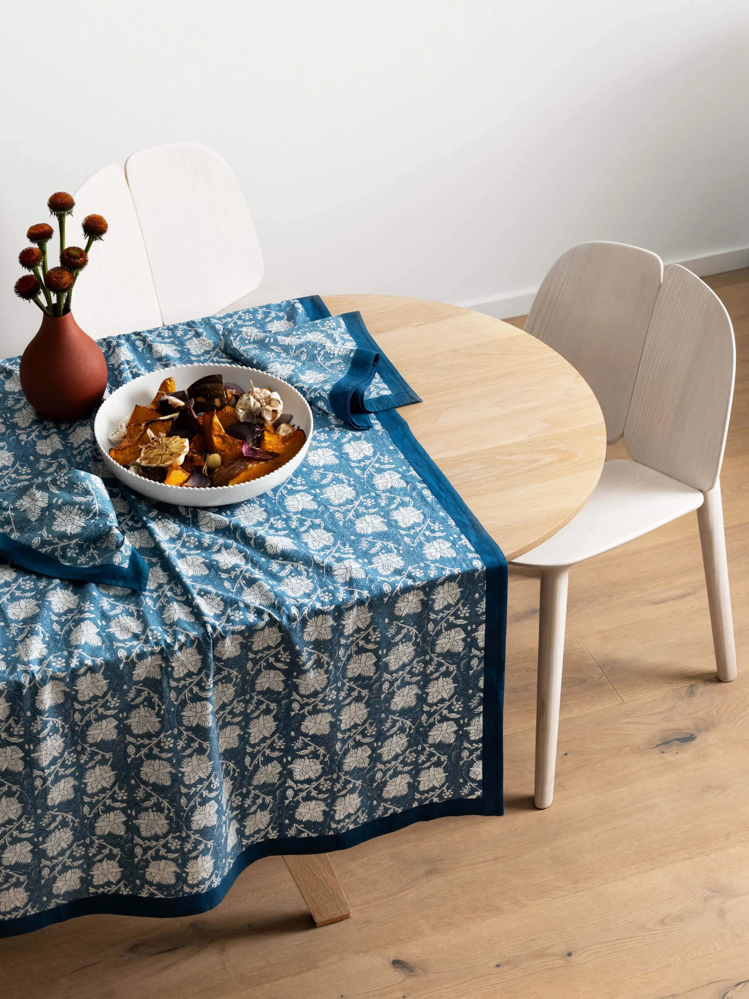 L&M Home Thallo Lake Table Cloth Discount